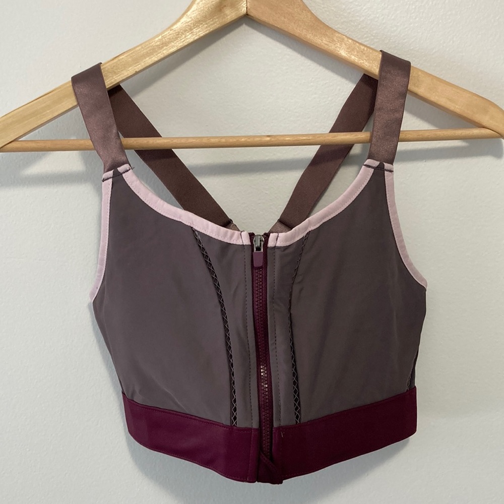 Fabletics High Impact Zip Front Sports Bra - M